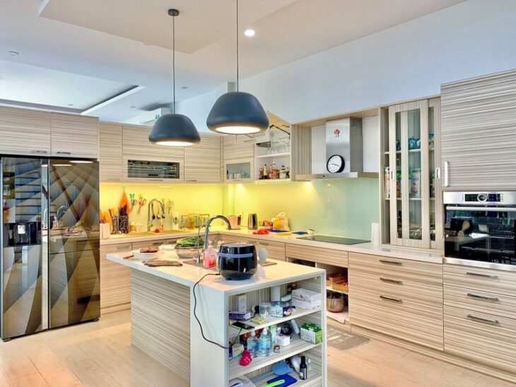 Villa lô góc -Chế Lan Viên -Ven biển Mỹ Khê- Giá chỉ 17,5 tỷ .