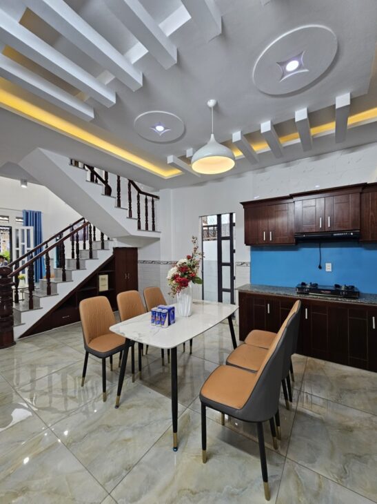 HOT QUÁ 18/03 CHỦ GẤP BÁN GIẢM 200TR GIÁ MỚI CHỈ 4.7 TỶ. SIÊU PHẨM KHU NHÀ ĐỒNG BỘ SANG TRỌNG, HƠN