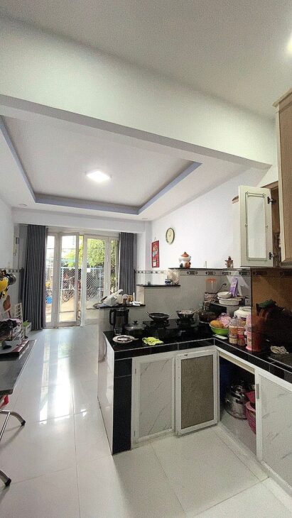 NHÀ MỚI KÍNH CONG – Ở NGAY – ĐẦY ĐỦ CÔNG NĂNG – HẺM 3M THÔNG – 31M – 3 TẦNG – CHỈ 3.5 TỶ – NGUYỄN