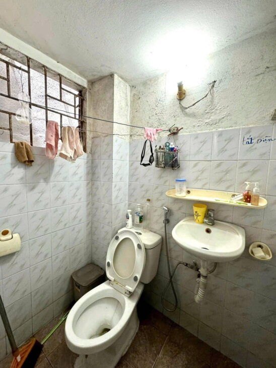 Bán nhà trung tâm Đống Đa, 32m2, 4 tầng, MT5.5m, Giá 6.5 tỷ.