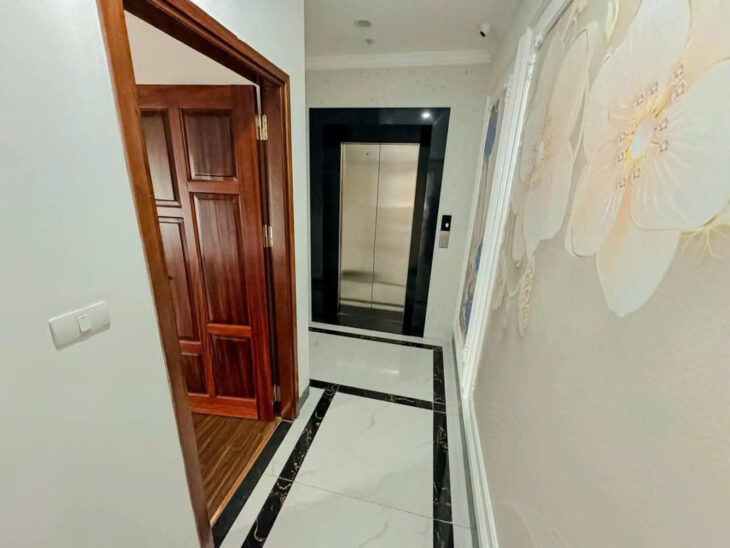 Bán nhà phố Mạc Thái Tổ 2 thoáng 83m2, 7T thang máy, MT5m cho thuê 80tr/tháng