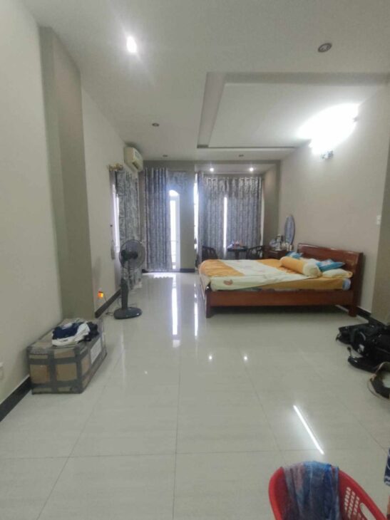 ► Nhà sát Nguyễn Tất Thành, Hà Khê 02, 135m2, 2 tầng cứng, còn mới, 5PN, 3.xx tỷ ~28tr/m2