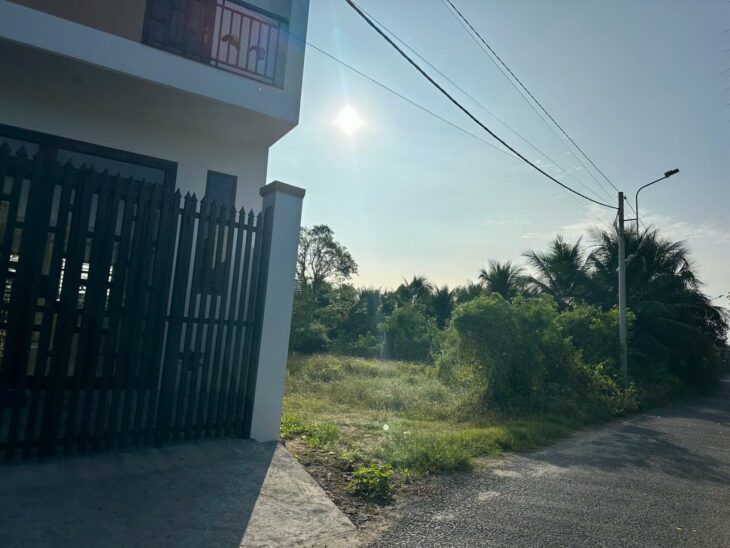 Chủ kẹt tiền cần bán gấp đất Trần Thị Thơm full thổ cư tp.Mỹ Tho 110m2 (5×23)m