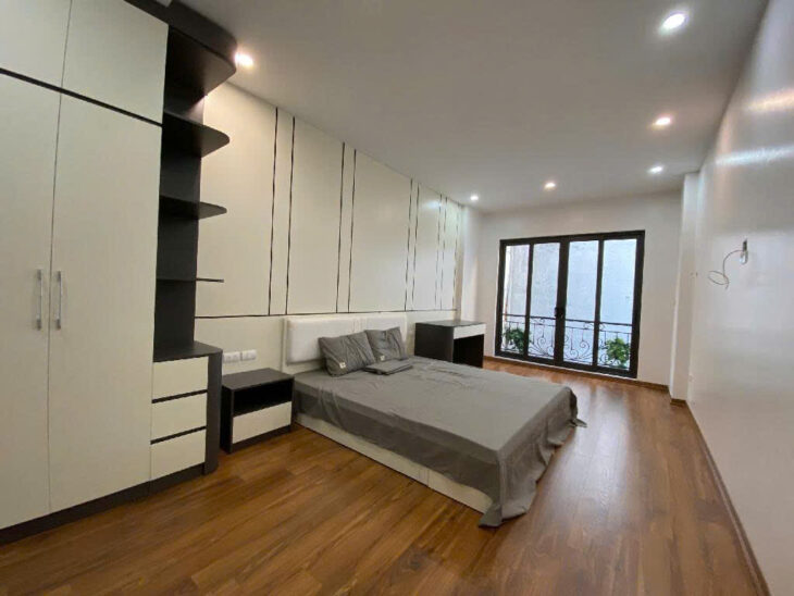 Bán nhà phố Hào Nam_30 Mét Ra Mặt Phố_Nhà Đẹp Ở Ngay_37mx4T_Giá: 7.35 Tỷ_Lh: 0396935190.