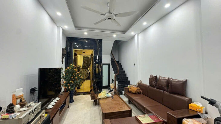 Bán nhà Phố Thái Hà_Nhà Full Nội Thất_Ngõ Huyndai Santa Fe Tránh_37mx6T_Giá: 13.5 Tỷ_Lh: 0396935190.