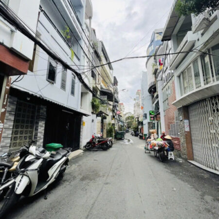 Bán nhà quận 10, đường 3 Tháng 2, 4 tầng, hẻm xe hơi, 30m2, 7.5 tỷ Bán nhà quận 10, đường 3 Tháng 2, 4 tầng, hẻm xe hơi, 30m2, 7.5 tỷ