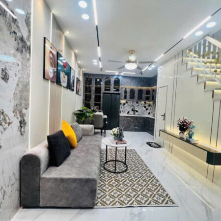 4.69 tỷ- bán nhà cạnh Vincom Phan Văn Trị-Nguyễn Thái Sơn-2 tầng-4mx9m-full nội thất