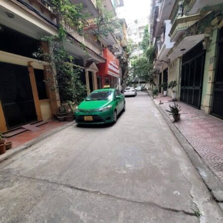 BÁN NHÀ CHÙA LÁNG ĐỐNG ĐA- VỈA HÈ RỘNG- Ô TÔ TRÁNH VỪA Ở VỪA LÀM VĂN PHÒNG , SPA GIÁ 18 TỶ .