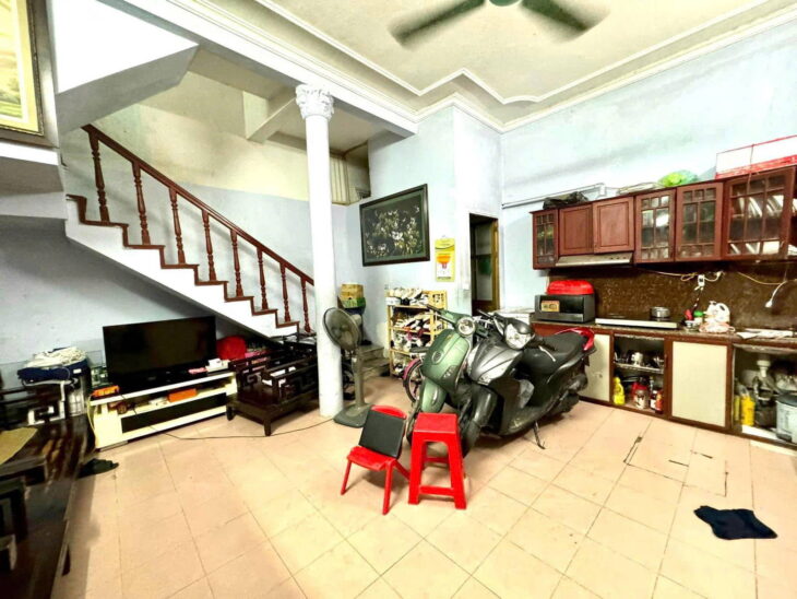 Bán nhà trung tâm Đống Đa, 32m2, 4 tầng, MT5.5m, Giá 6.5 tỷ.