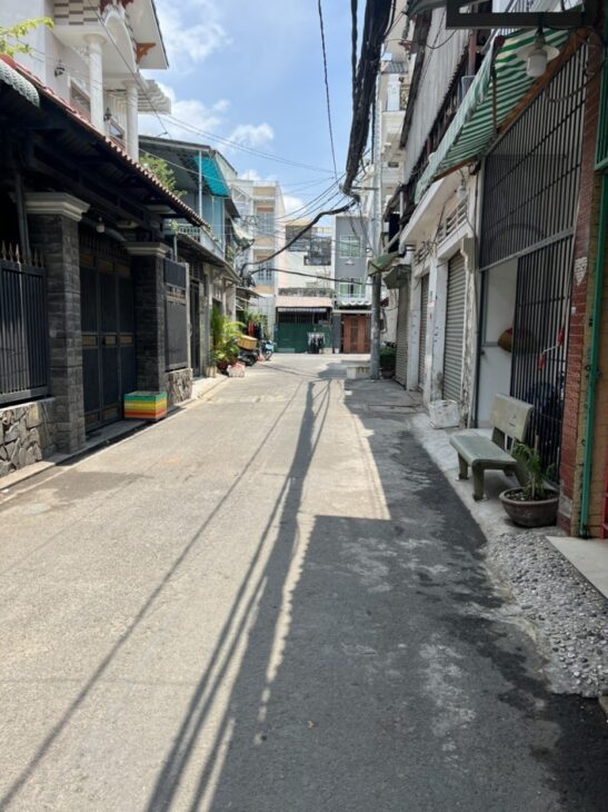 BÁN NHÀ HOÀNG HOA THÁM – B THẠNH – 6M X 15M – 3 TẦNG HẺM Ô TÔ NHỈNH 8 TỶ