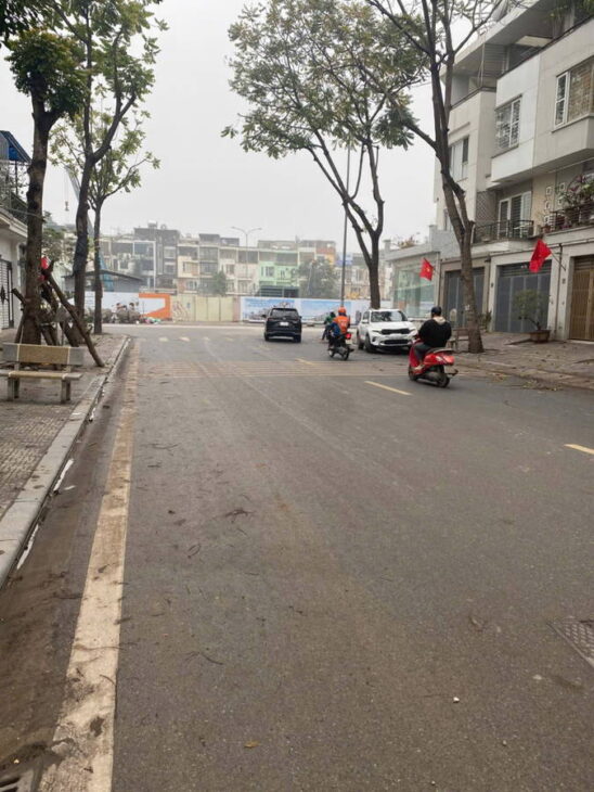 Bán Liền Kề khu ĐT Văn Phú 72mx4 tầng,vỉa hè, ô tô, kinh doanh đỉnh 18 tỷ.