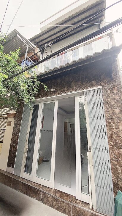 NHÀ MỚI KÍNH CONG – Ở NGAY – ĐẦY ĐỦ CÔNG NĂNG – HẺM 3M THÔNG – 31M – 3 TẦNG – CHỈ 3.5 TỶ – NGUYỄN