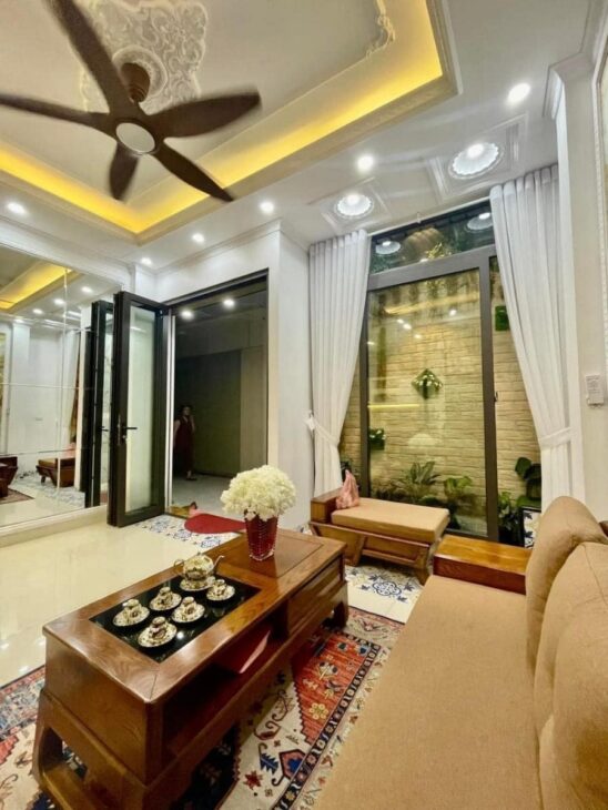 Bán Nhà mới đẹp 6 Tầng, 36m², Hoàng Quốc Việt, Cầu Giấy, thang máy– Giá 7.95 Tỷ