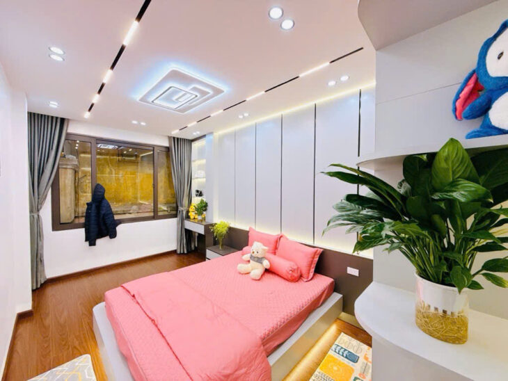 Bán Nhà Lạc Long Quân, Tây Hồ – 32m² x 4 Tầng – 6.1 Tỷ