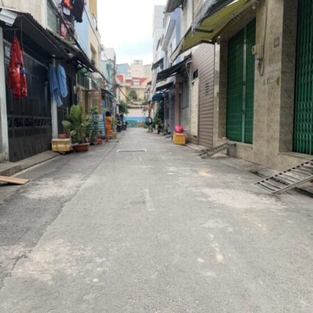 NHÀ CẤP 4 – BÌNH TÂN GIÁP TÂN PHÚ – 4 X 12M – HẺM XE HƠI THẲNG TẤP – NGÀY TRƯỜNG HỌC – CHỈ HƠN 3 TỈ
