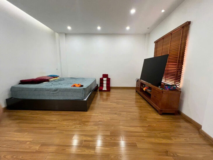 NGUYỄN PHÚC LAI – HOÀNG CẦU – ĐỐNG ĐA – Ô TÔ 7 CHỖ – 74M2 – 4 TẦNG – HƠN 20 TỶ