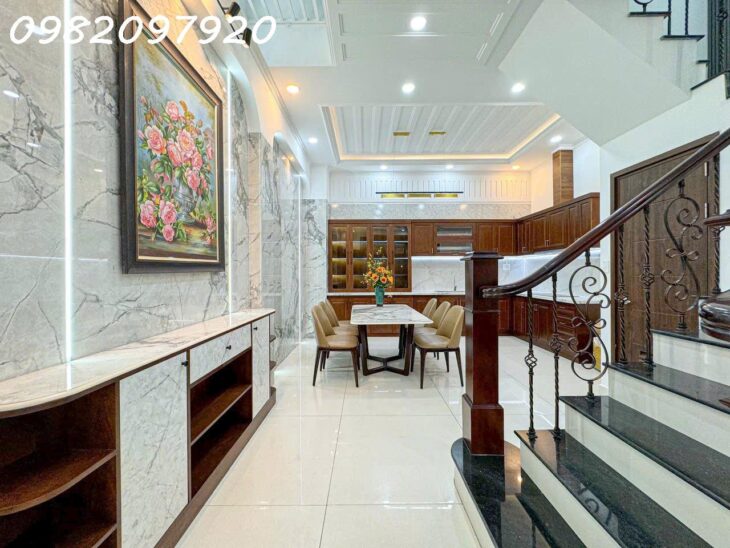 Cần bán gấp nhà phố Nguyễn Thị Thập Q.7 1 trệt 2 lầu sổ riêng
