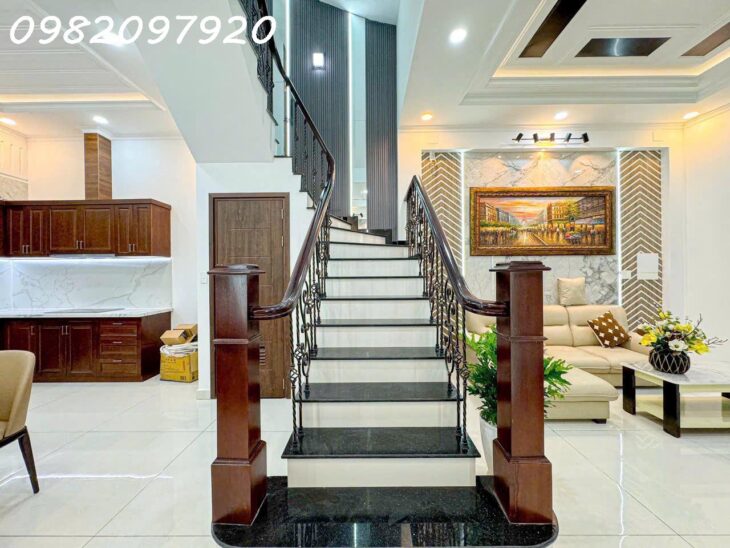 Cần bán gấp nhà phố Nguyễn Thị Thập Q.7 1 trệt 2 lầu sổ riêng