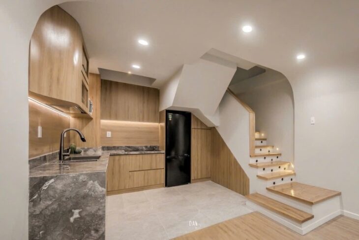 Bán Nhà Hẻm Xe Hơi Phan Xích Long, 40m2 5 Tầng Chỉ Hơn 7 Tỉ