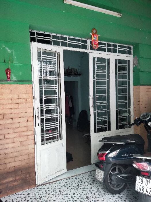 CHỦ BÁN GẤP NHÀ ĐẸP, CHỈ 4.4 TỶ DT 64M2, 4,2 X 13M CÁCH 10M HẺM Ô TÔ