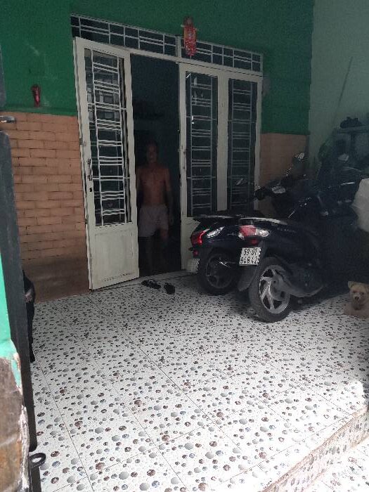 CHỦ BÁN GẤP NHÀ ĐẸP, CHỈ 4.4 TỶ DT 64M2, 4,2 X 13M CÁCH 10M HẺM Ô TÔ