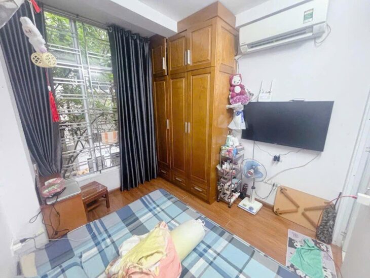 BÁN NHÀ VĂN CHƯƠNG ĐỐNG ĐA NGÕ NÔNG GẦN PHỐ CỰC THOÁNG SÁNG CHỈ VIỆC SÁCH VA LI VỀ Ở 4 TỶ