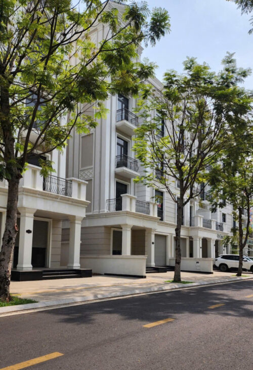 Bán gấp nhà và phố 1 trệt 4 lầu áp mái sát bến du thuyền Vinhomes Grand Park