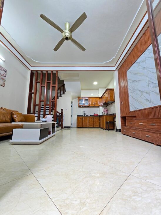 NHÀ ĐẸP DÂN XÂY VIỆT HƯNG – NGÔ GIA TỰ – HOA LÂM – LONG BIÊN GẦN 35M X 5 TẦNG KIÊN CỐ, ĐẦY ĐỦ CÔNG