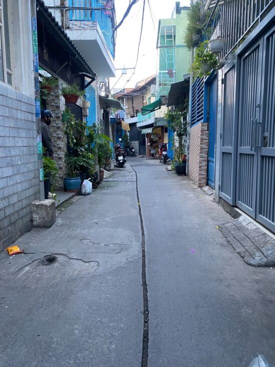 NHÀ 4 LẦU KDC HIỆN HỮU ĐƯỜNG SỐ 37 PHƯỜNG TÂN KIỂNG QUẬN 7