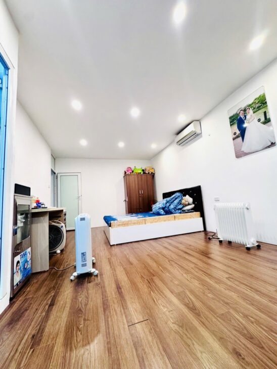 Bán nhà Đội Cấn 28m, cách phố 20m, ô tô sát nhà, nội thất nhập khẩu, chỉ 6.2 tỷ