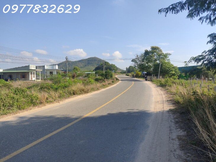 Đất Mặt Tiền Nguyễn Minh Châu, Lagi: 3500m², 300m² Thổ Cư, Giá 290 Triệu/m Ngang