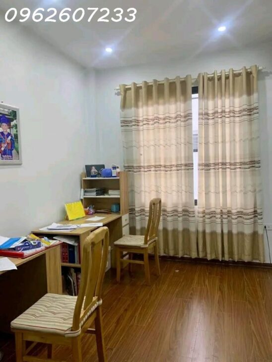 NHÀ MẶT NGÕ KINH DOANH .55M. 4 TẦNG MĂT T.4M -Ô TÔ ĐỖ CƯA .NGAY TT CẦU GIÂY . NỞ HẬU .SÔ ĐỎ SẴN