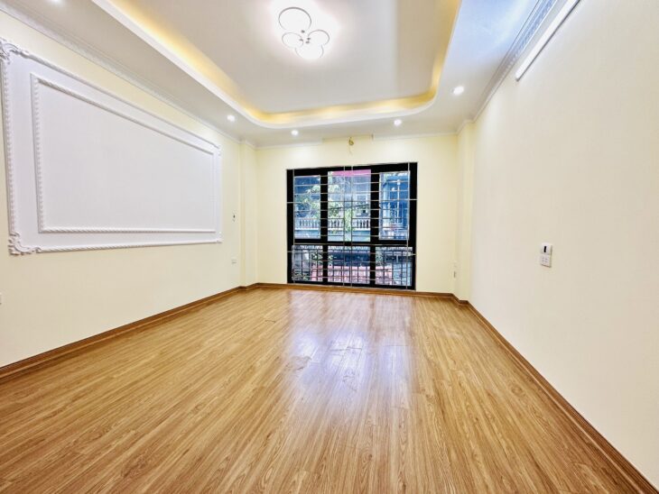 Bán Nhà Trung Tâm Phường Lĩnh Nam – Diện Tích 36m2 – THANG MÁY – Giá Chỉ Hơn 5 Tỷ – SỔ ĐỎ TRAO