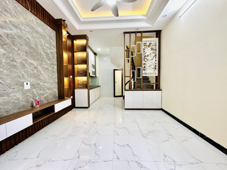 Bán Nhà Trung Tâm Phường Lĩnh Nam – Diện Tích 36m2 – THANG MÁY – Giá Chỉ Hơn 5 Tỷ – SỔ ĐỎ TRAO