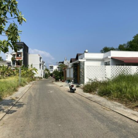 bán Quỹ Đất MT Bưng Ông Thoàn, Phú Hữu, Q9 (Tp. Thủ Đức) DT: 7,200 m2 (ODT: 6,824.3m2) GIÁ bán Quỹ Đất MT Bưng Ông Thoàn, Phú Hữu, Q9 (Tp. Thủ Đức) DT: 7,200 m2 (ODT: 6,824.3m2) GIÁ