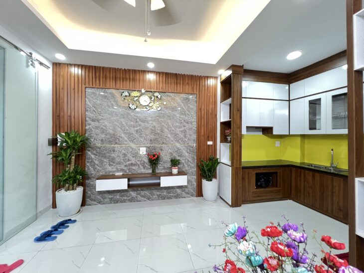 Bán nhà P. Vĩnh Hưng DT 30m2x5T MT 4,3m cách ôtô tránh 20m ngõ rộng thoáng, nhà xây mới. Giá: 5.5tỷ