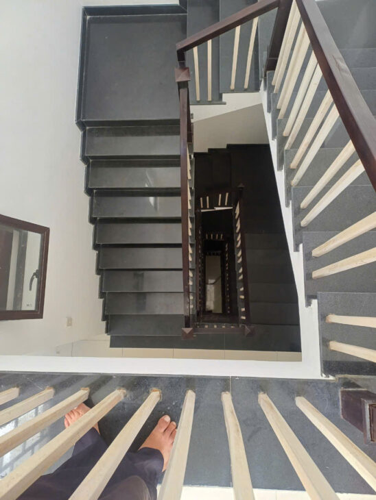 Nhà 4 tầng 4 ngủ ở ngay nhà đẹp đất 92m2 TT Hải Châu đường Ba Đình giá 6.5 tỷ