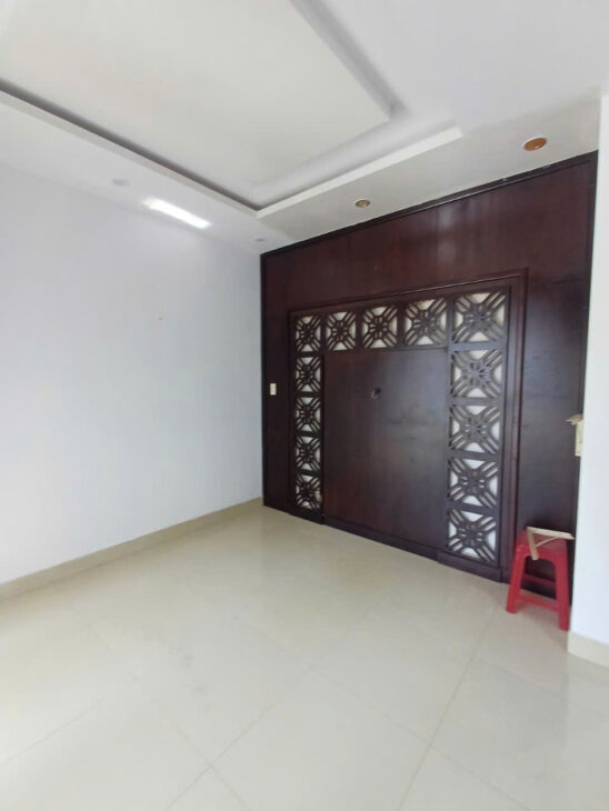 Nhà 4 tầng 4 ngủ ở ngay nhà đẹp đất 92m2 TT Hải Châu đường Ba Đình giá 6.5 tỷ