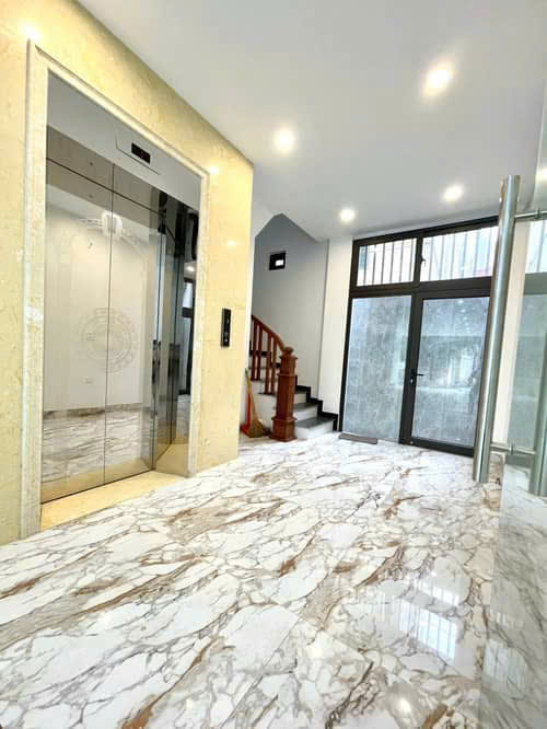Bán Nhà Trung Tâm Phường Lĩnh Nam – Diện Tích 36m2 – THANG MÁY – Giá Chỉ Hơn 5 Tỷ – SỔ ĐỎ TRAO