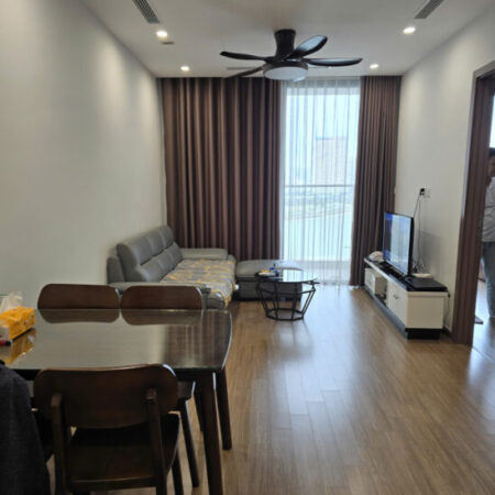 Căn hộ 2 ngủ 2 WC view hồ điều hòa giá rẻ nhất lúc này tại Vinhomes Skylake Phạm Hùng