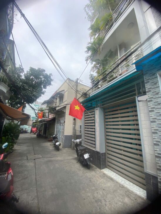 CHỈ 6.3 TỶ- HXH ÂU DƯƠNG LÂN- DT: 45M2 ( 4 X 11), 5 TẦNG. NỞ HẬU, [P3Q8]