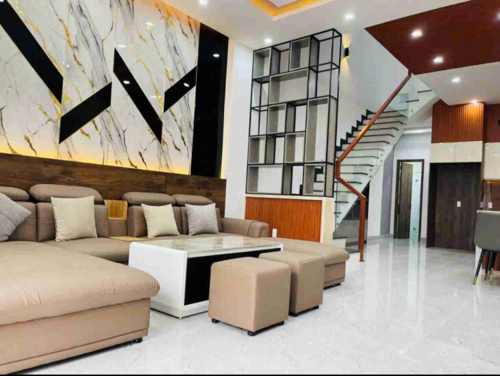 Mặt Tiền đường Dương Tự Minh nhà 5 tầng ở Sơn Trà , Đà Nẵng