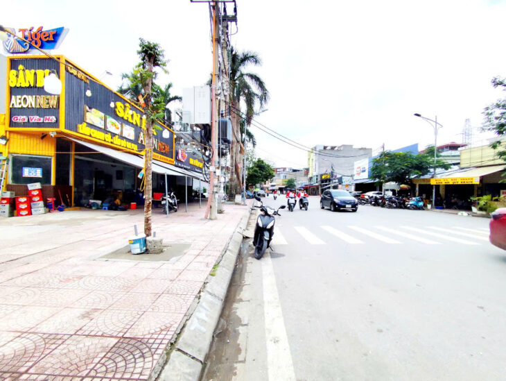 Bán đất mặt đường AEON vô cùng đẹp, 240m, mặt tiền 12m, Giá 130 tr/m, đang cho thuê 30 triệu