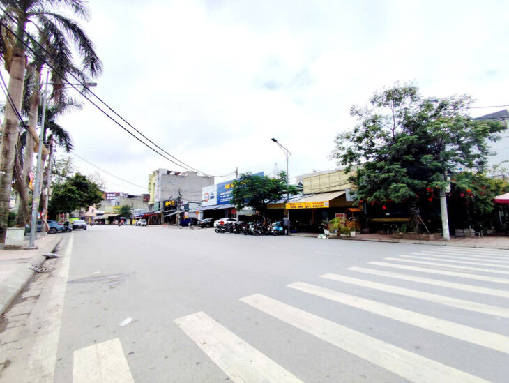 Bán đất mặt đường AEON vô cùng đẹp, 240m, mặt tiền 12m, Giá 130 tr/m, đang cho thuê 30 triệu