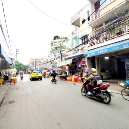 Bán nhà 2 tầng mặt đường Thiên Lôi, 105m, ngang 4,4, Giá 10.5 tỉ