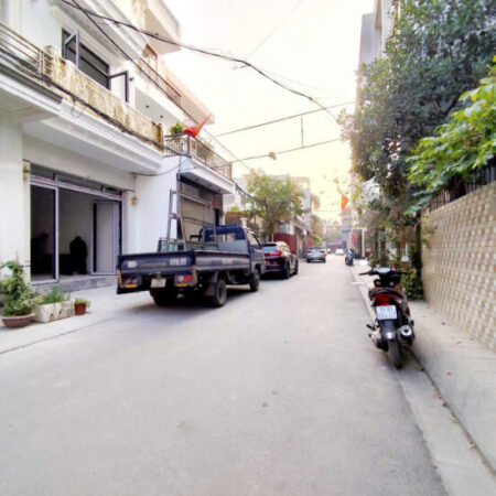 Bán nhà mặt ngõ tuyến 2 Thiên Lôi, 60m 4 tẩng, Giá 5.3 tỉ, gần Hoàng Huy