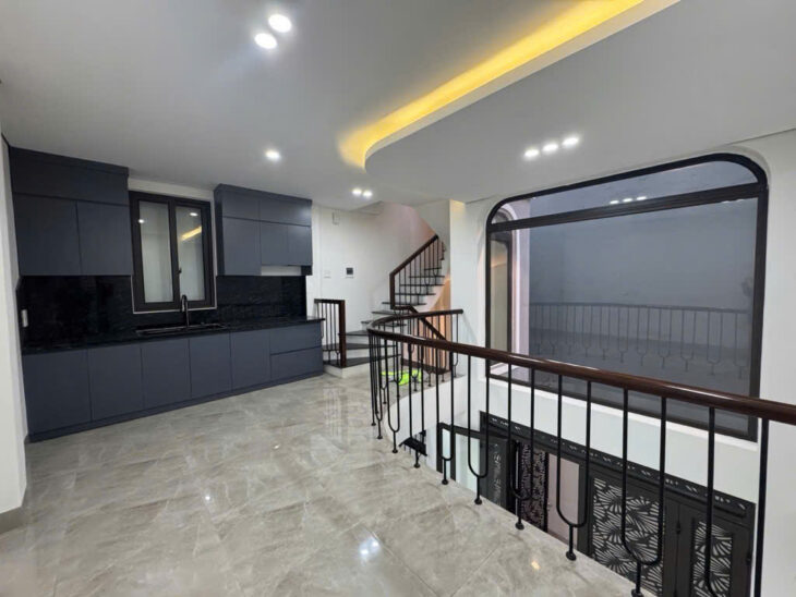 SIÊU HÓT – KHU VIP THẠCH BÀN- LONG BIÊN – HÀNG XÓM AEON – 32M2 – 5 TẦNG – 5TY6