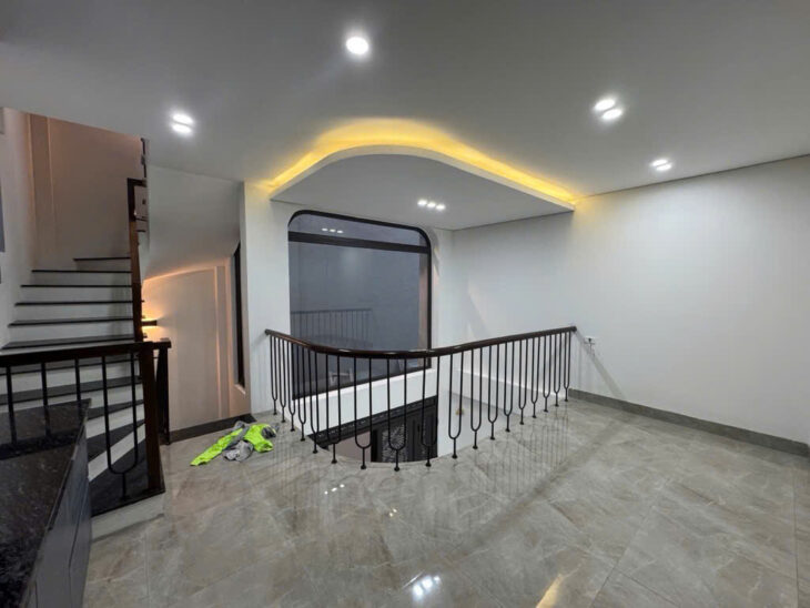 SIÊU HÓT – KHU VIP THẠCH BÀN- LONG BIÊN – HÀNG XÓM AEON – 32M2 – 5 TẦNG – 5TY6