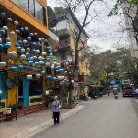 Bán nhà 4 tầng phân lô ngõ đẹp nhất phố Nguyên Hồng kinh doanh cafe cực đông khách – Huỳnh Thúc