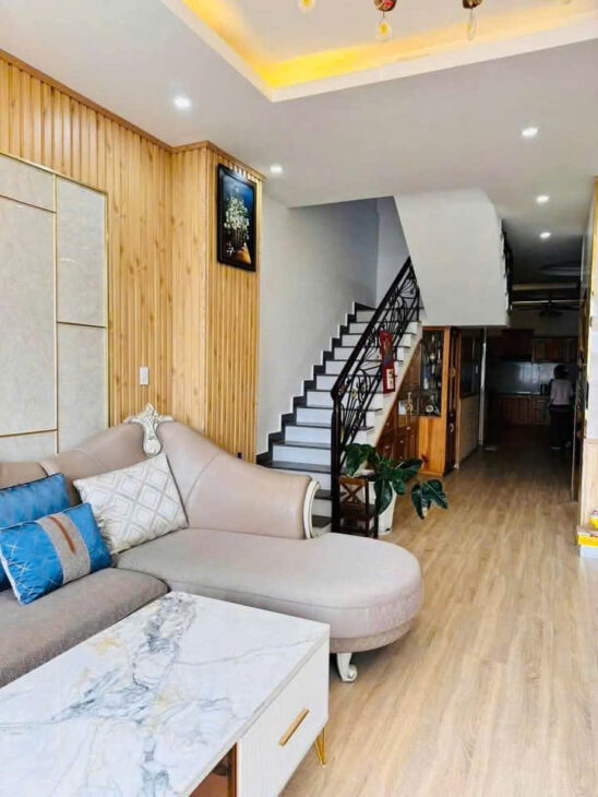 BÁN NHÀ 1 TRỆT 1 HẦM 3 LẦU PHƯỜNG 4 ĐÀ LẠT GIÁ CHỈ 13.5 TỶ